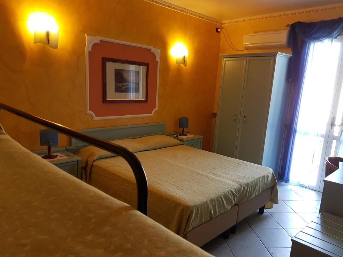 Hotel Nautilus Nicotera Eksteriør billede
